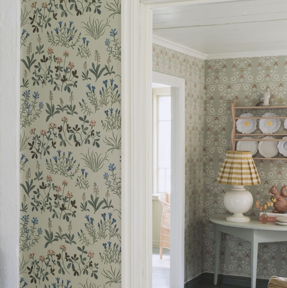 Noras Ang Wallpaper - Sage - Boråstapeter - 5801 - Premier Wallcovering