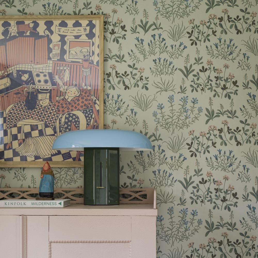 Noras Ang Wallpaper - Sage - Boråstapeter - 5801 - Premier Wallcovering