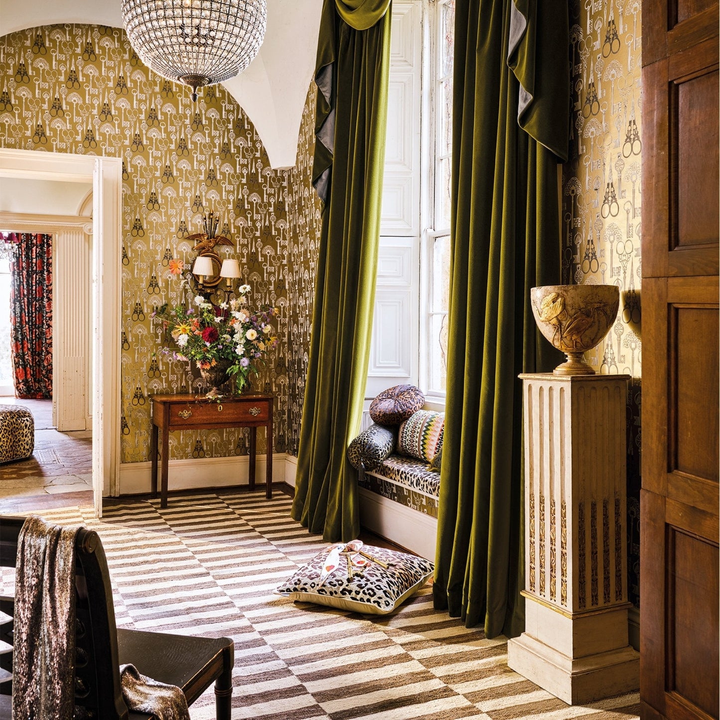 Roxanne Wallpaper - Vintage Gold - Romo - Temperley London - W451/04 - Premier Wallcovering