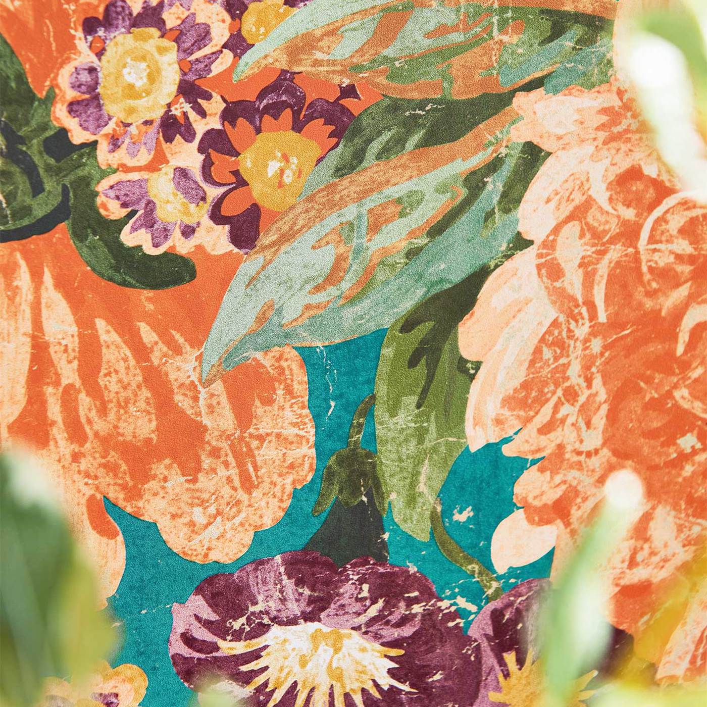 Very Rose And Peony Wallpaper - Kingfisher/Rowan Berry - DOSW217027 - Sanderson