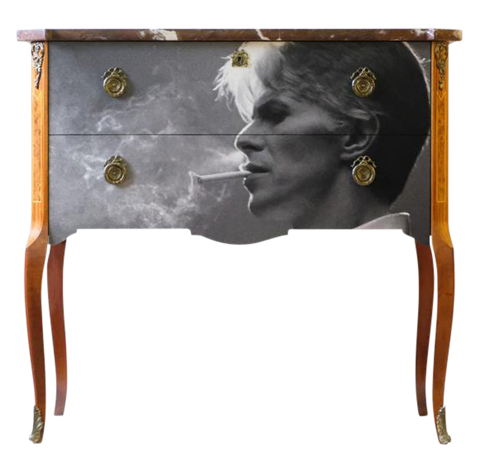 (727) Gustavian Style Commode with Musical  Design (Single)