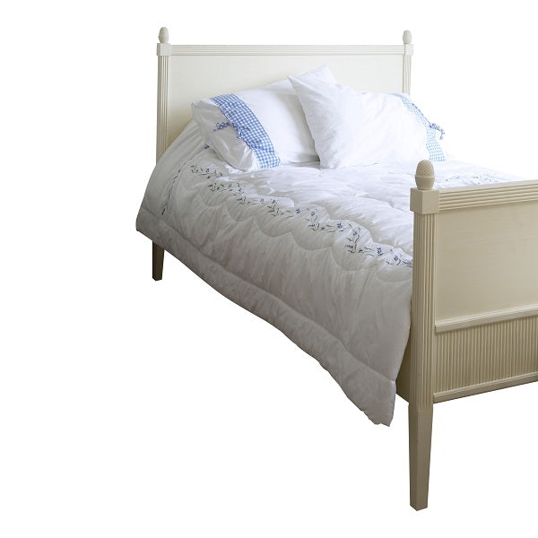 Classic Style Bed - detail