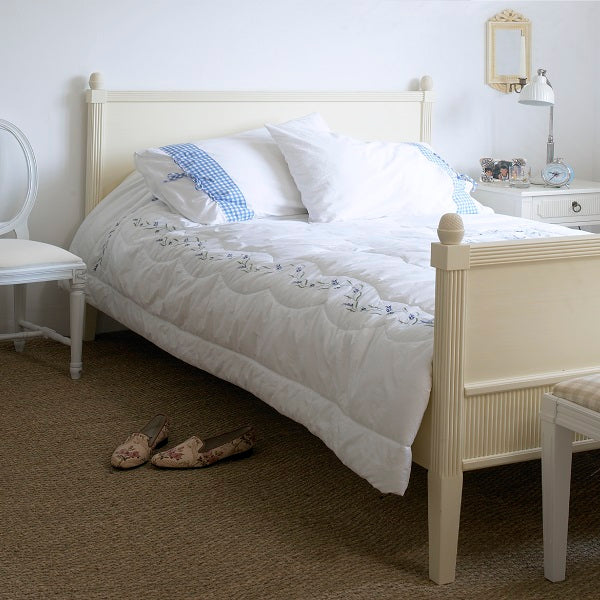 Classic Style Bed - carving