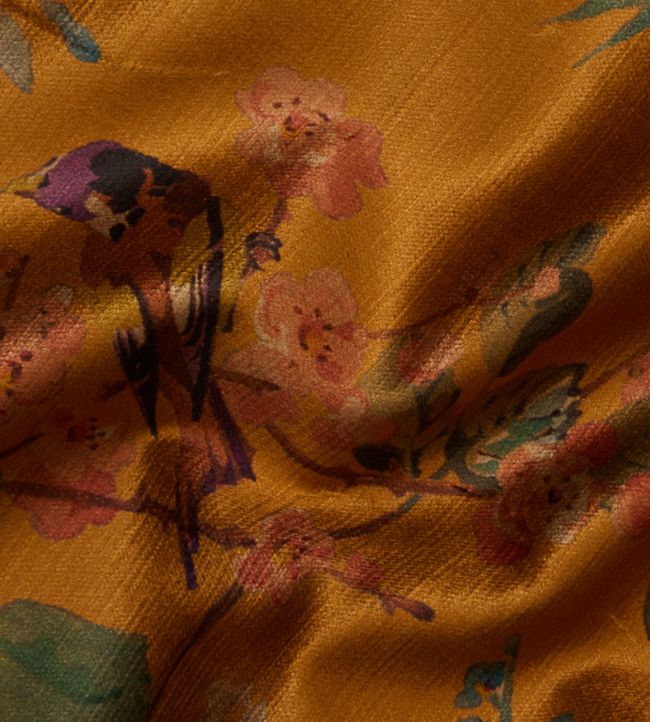 Lady Kristina Rose in Vintage Room Velvet Fabric - Sand