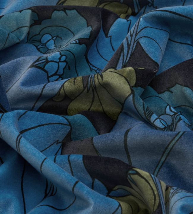 Regency Tulip in Wellington Room Velvet Fabric - Blue
