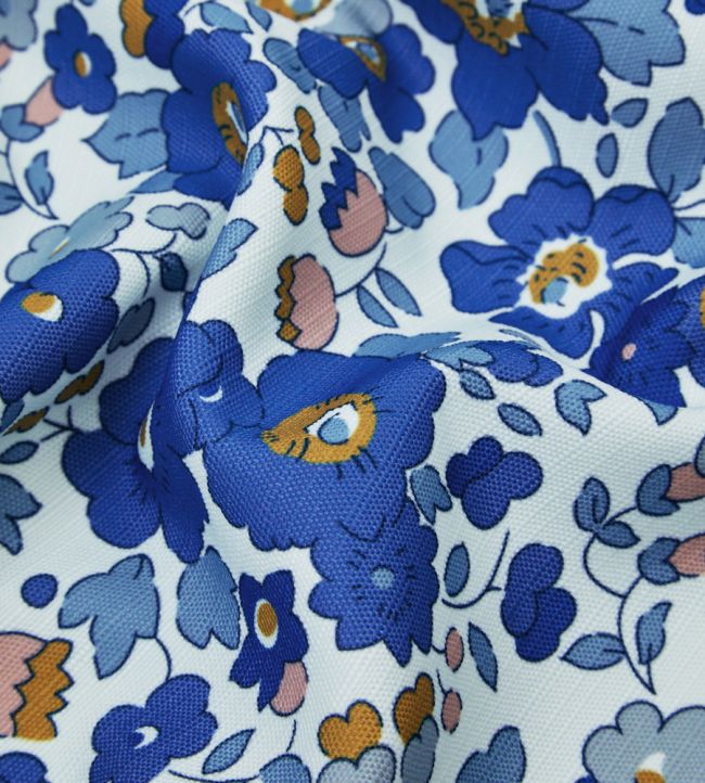 Betsy Flora in Easton Room Fabric - Blue
