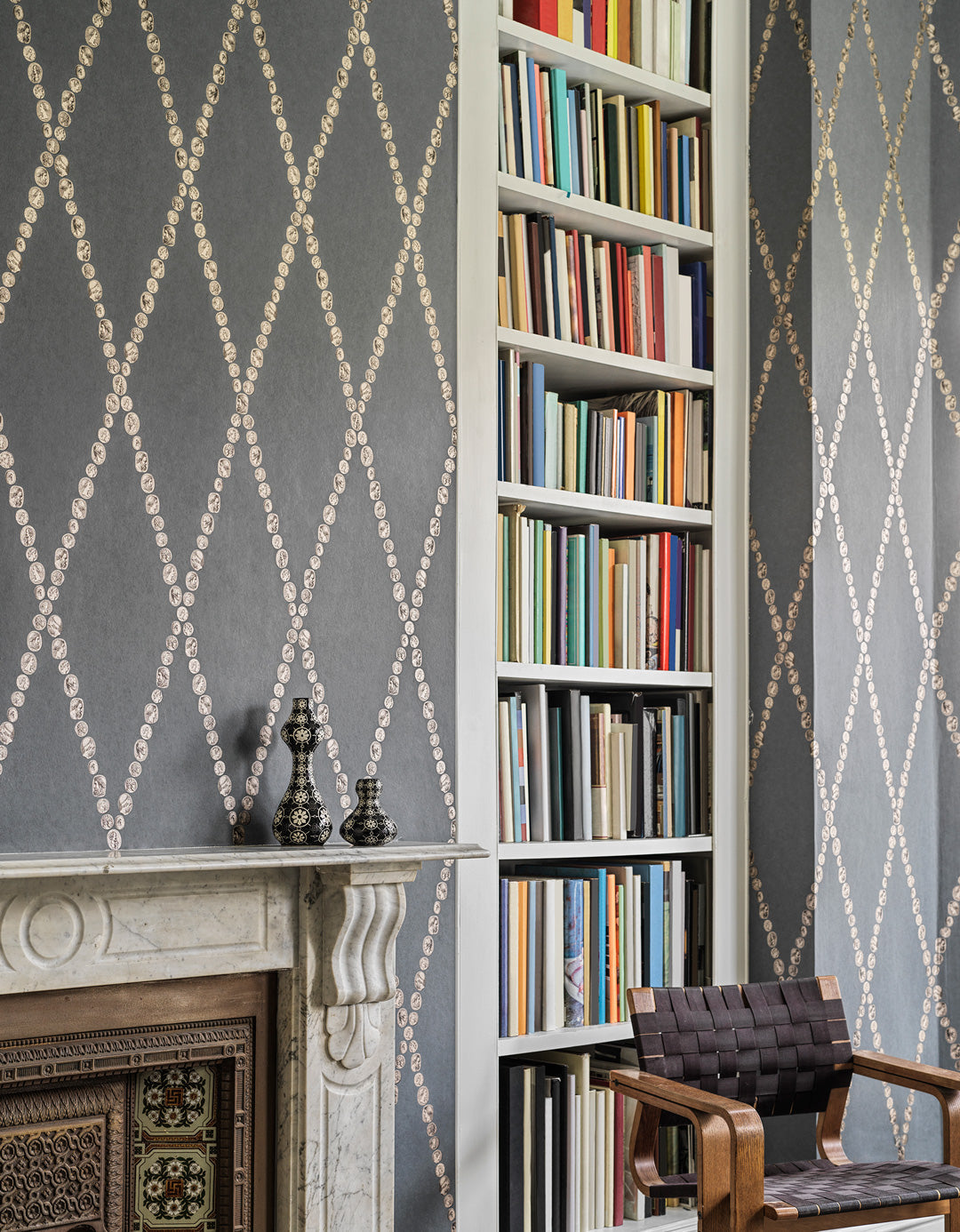 Cammei Wallpaper - Blue - Cole & Son