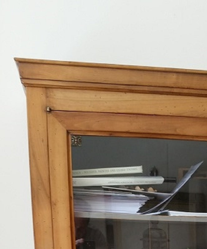 Vintage Louis XVI style display cabinet