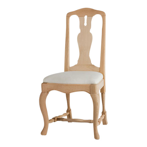 Bonde Wooden Chair - carvings