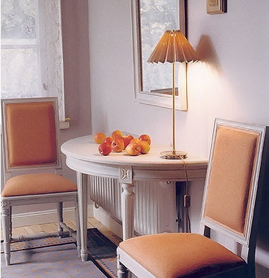 Gustav half moon table - side detail