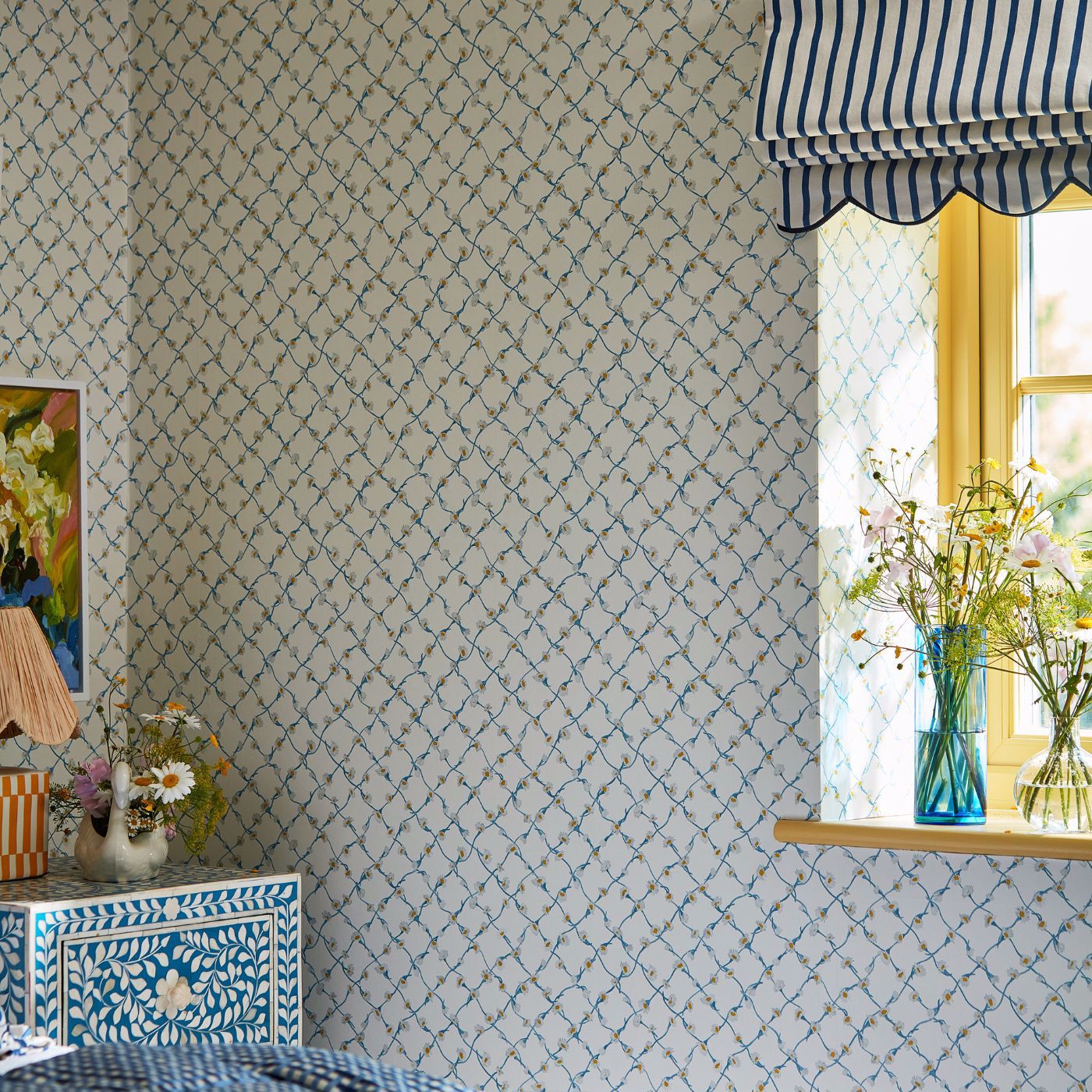 Daisy Trellis Room Wallpaper - Lapis/Pearl