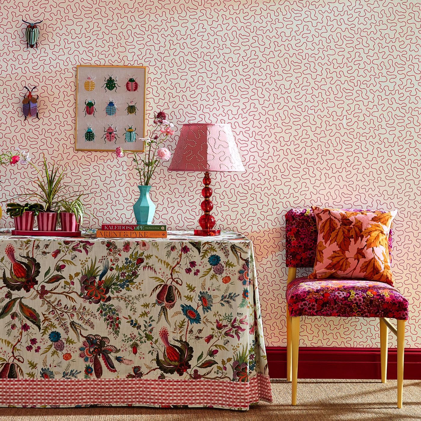 Wiggle Room Wallpaper - Carnelian/Rose Quartz