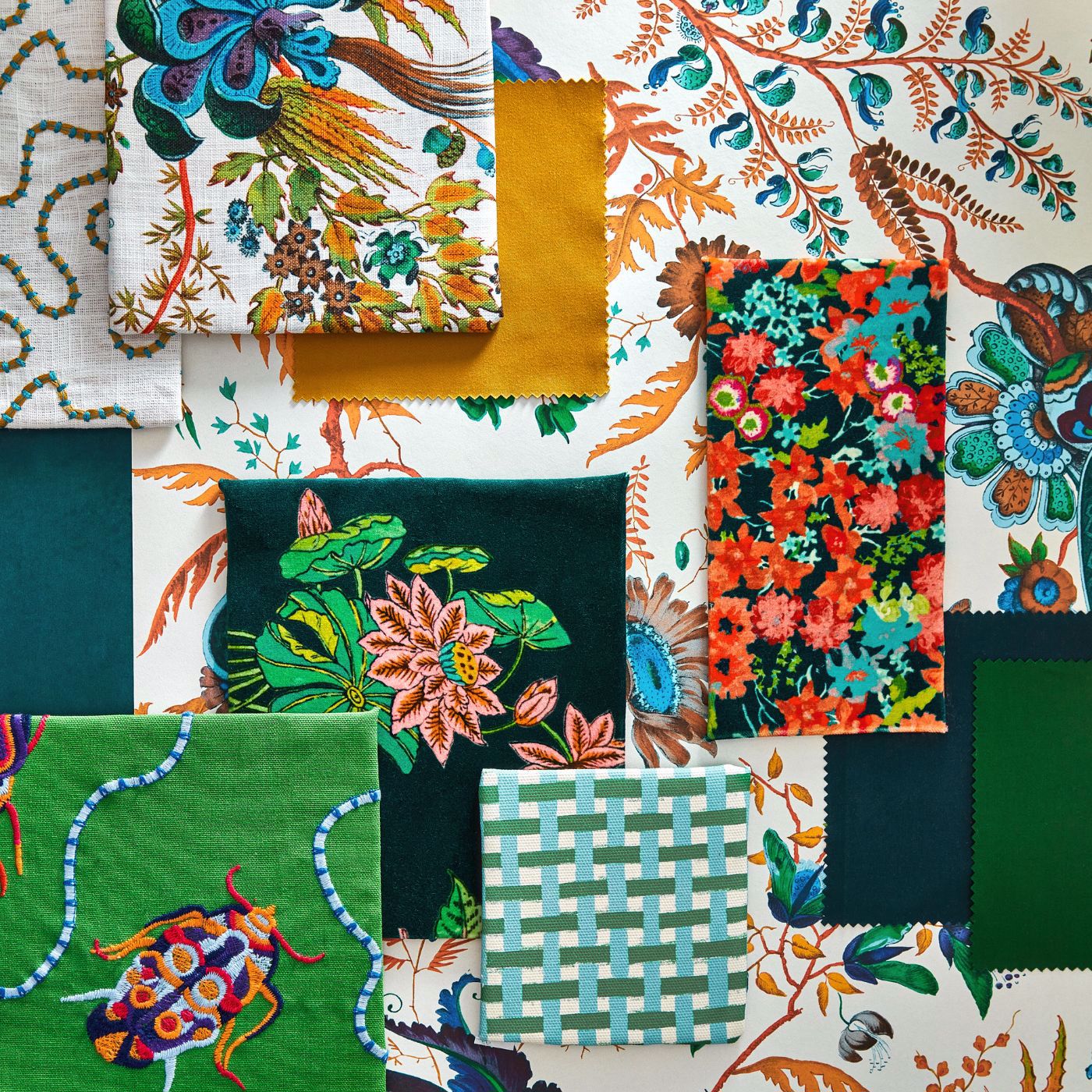 Wonderland Floral Room Wallpaper - Lapis/Emerald/Carnelian