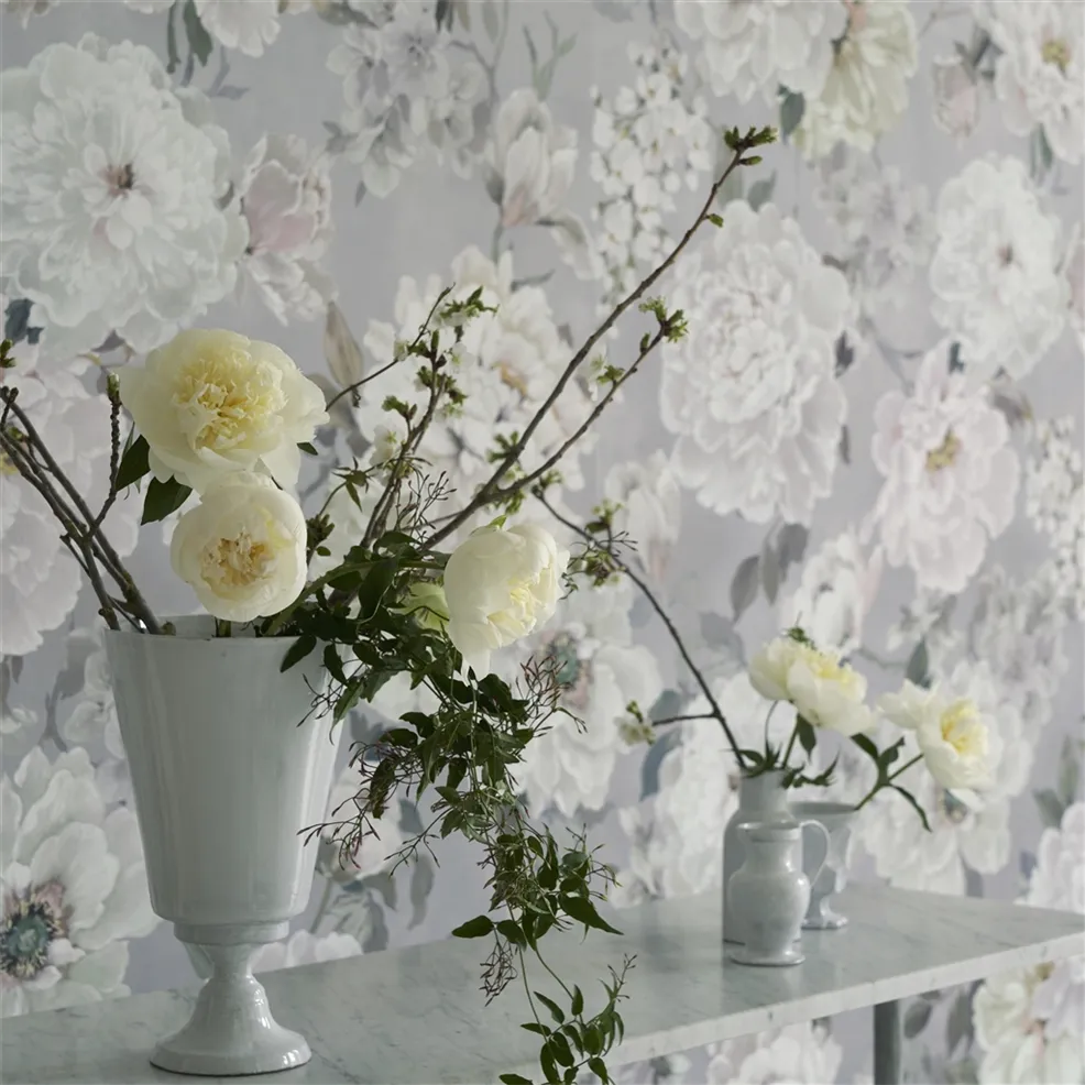 Fleur Blanche Platinum Room Wallpaper