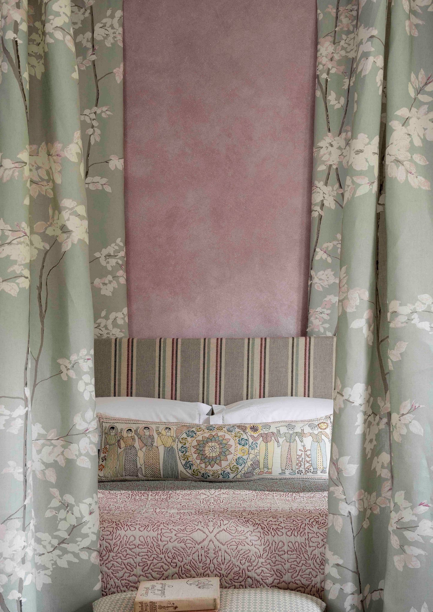 Turner's Texture Room Wallpaper - Pink