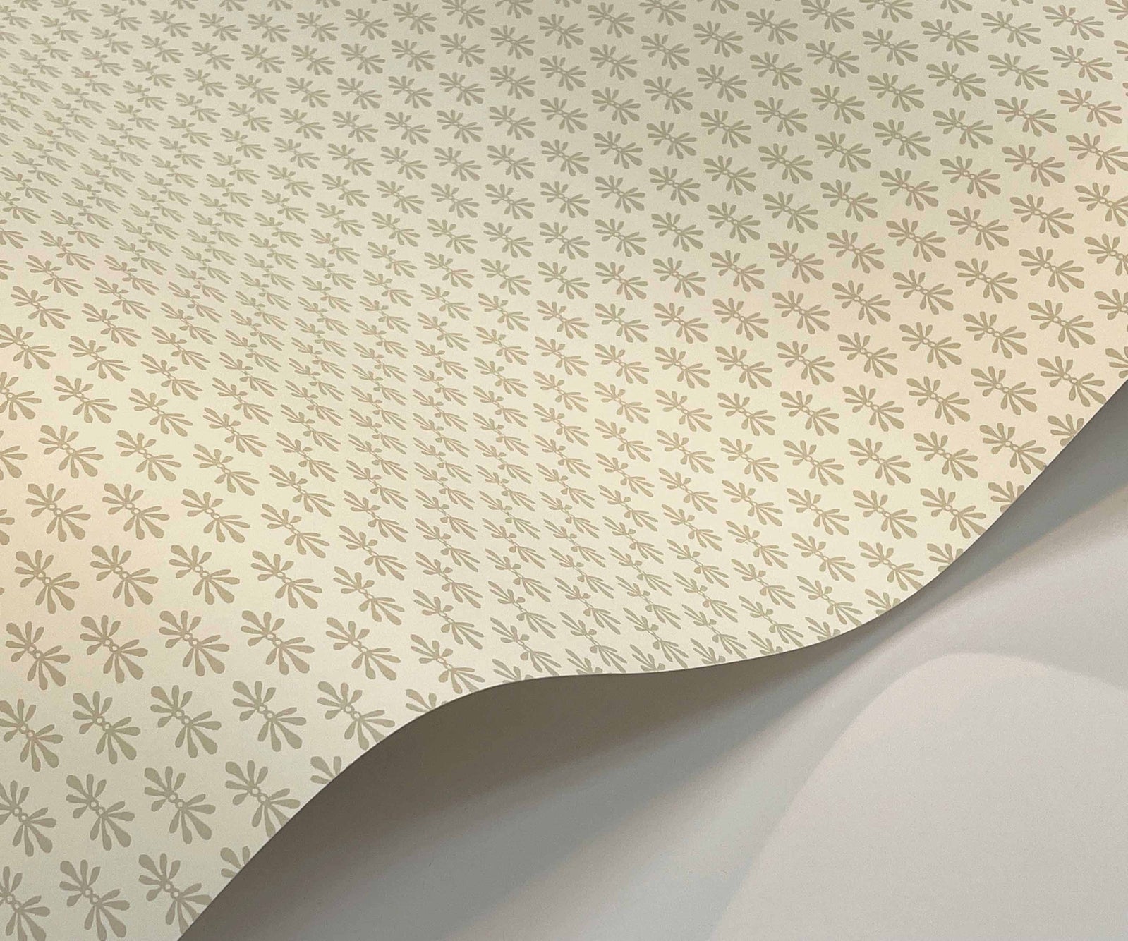 Petal Wallpaper - White - Rifle