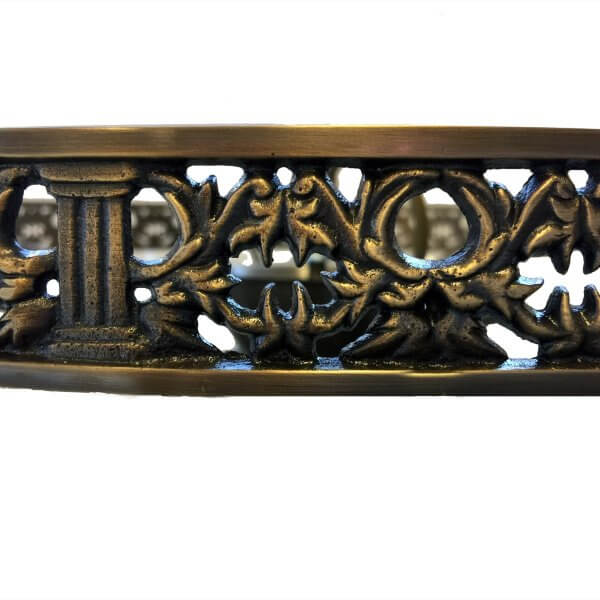 Dark brass plafond chandelier with crystals - frame close up